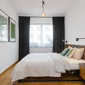 m1l-mieszkanie-sypialnia-balkon.warsawhotelspoland.com/